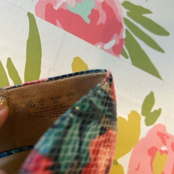 Neutralizers, ladies, size 10 floral high heels, snake, skin, print - Picture 8 of 10